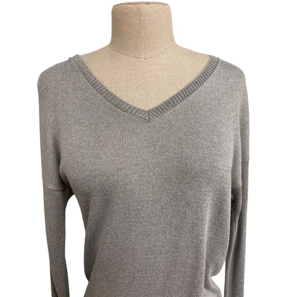 Vintage The Limited Silver Top V-Neck Sweater Small Gray Rayon/Nylon - Picture 5 of 12
